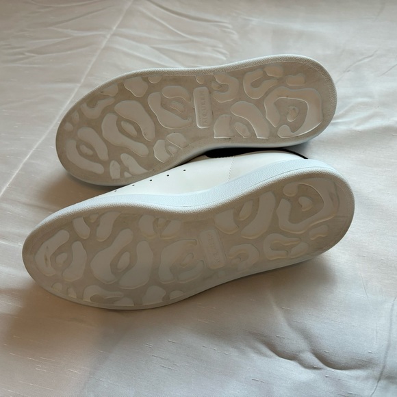 - Alexander mqueen women 7.5 sneakers shoe thick high sole.like new. No we… - Picture 4 of 9